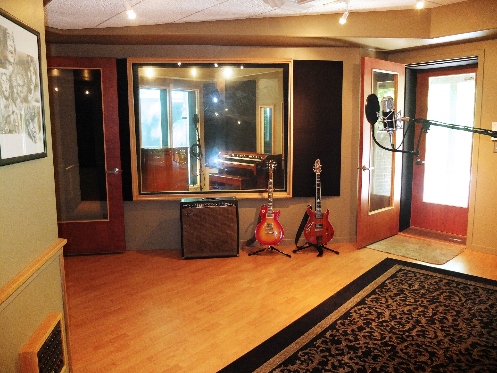 The Cave Studios Tracking Floor